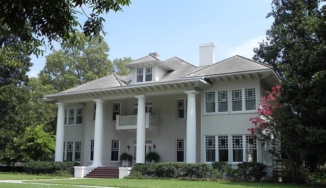 Historic Home on Scenic Deer Creek - In the Heart of the Mississippi Delta