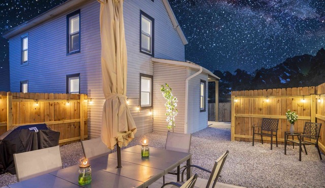 Historic Home, Perfectly Located Between The Ark and The Creation Museum.