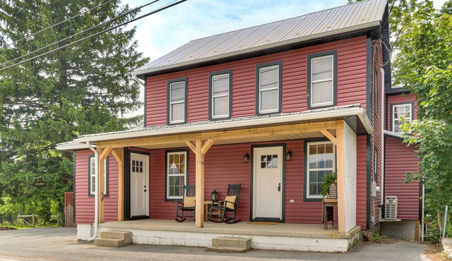 Historic Home w/Mountain Views in Dry Run