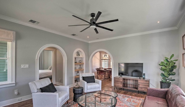 Historic Home w/Yard Near St Mary's Strip!