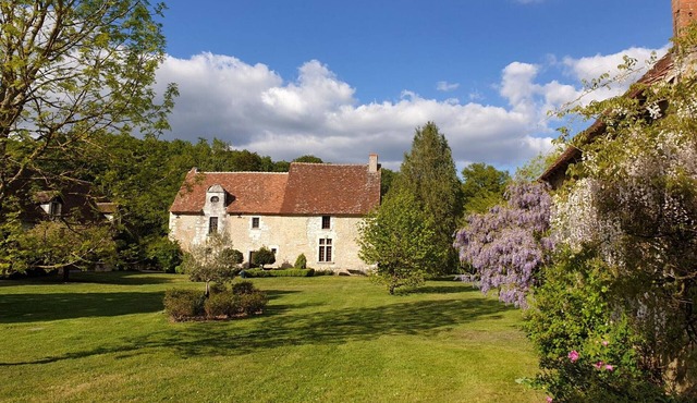 Historic home with heated pool & pets allowed, near Beauval Zoo