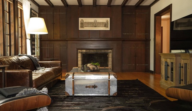 Historic house, 1.5miles from U of I University