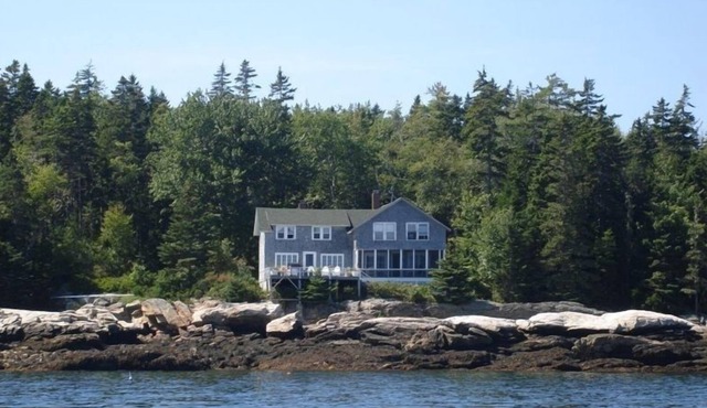 Historic House Featured in March 2015 House Beautiful Magazine!