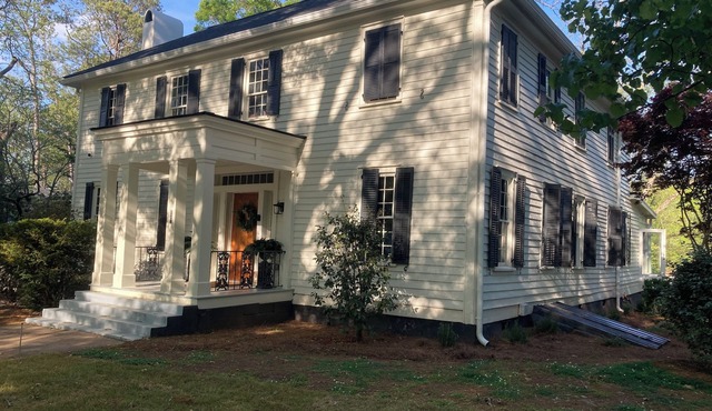Historic house in Greensboro, Lake Oconee, Augusta with all modern amenities.