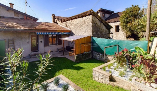 Historic house in the artistic village of Brè (THE SECRET GARDEN)