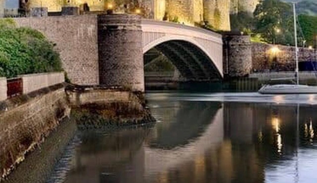 Historic House with 4 Ensuite Bedrooms Lounge and Kitchen