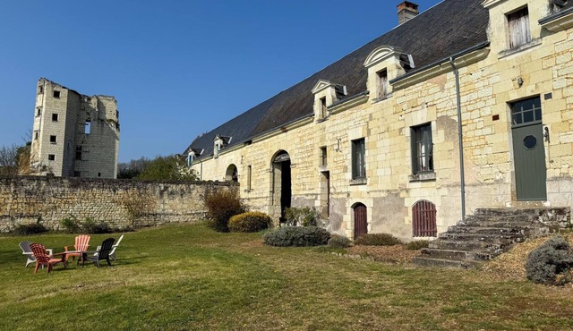 Historic house with enclosed garden - 4 guests