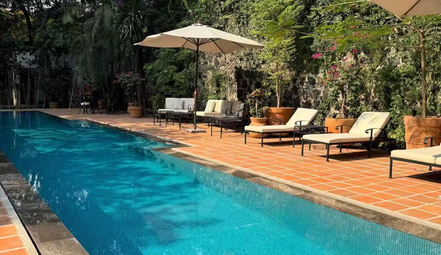 Historic house with service and hot pool (1)