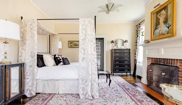 Historic Hubble Shire Farm-Deco Lalique Suite