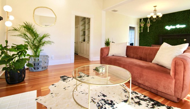 Historic Hughes House 3BR