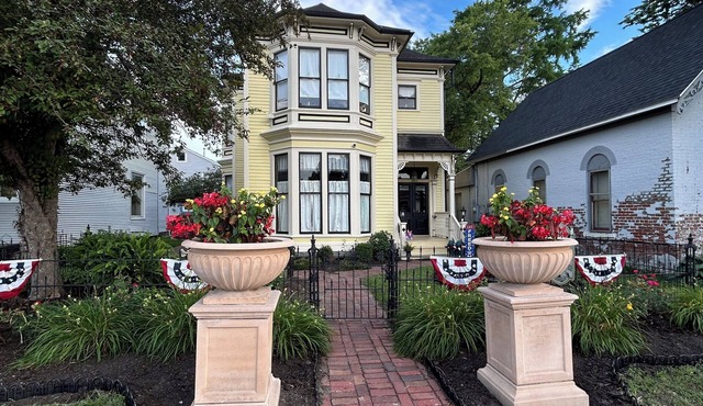 Historic Hull House INN - Housen