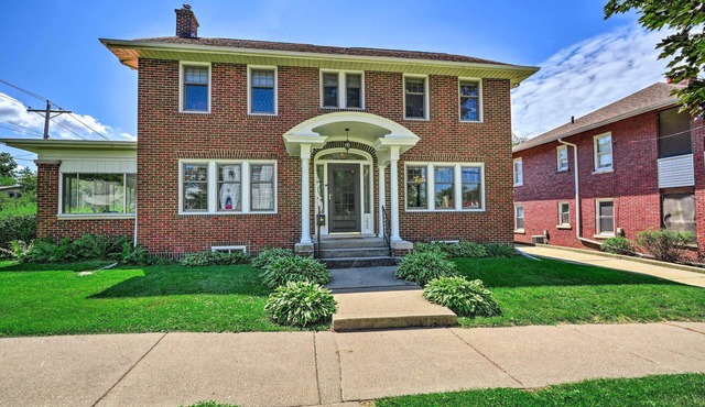 Historic Illinois Home Near Mississippi River