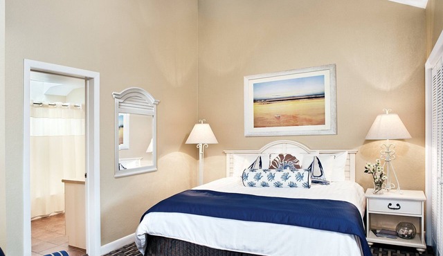 Historic Island Retreat - Newport Overlook Resort