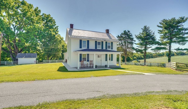 Historic Jefferson Farmhouse - Hike, Bike & Raft!