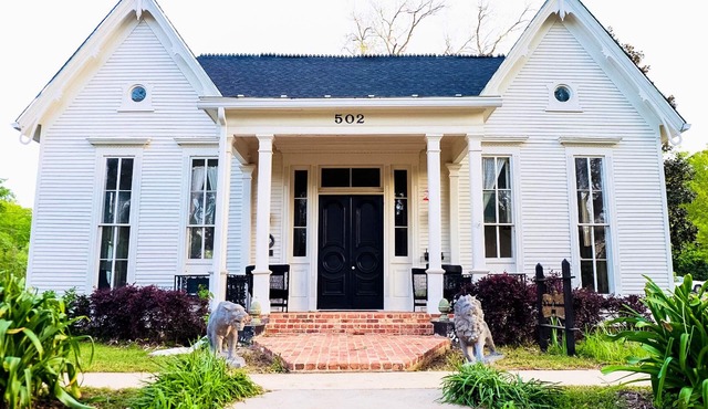 Historic Jefferson French Townhouse