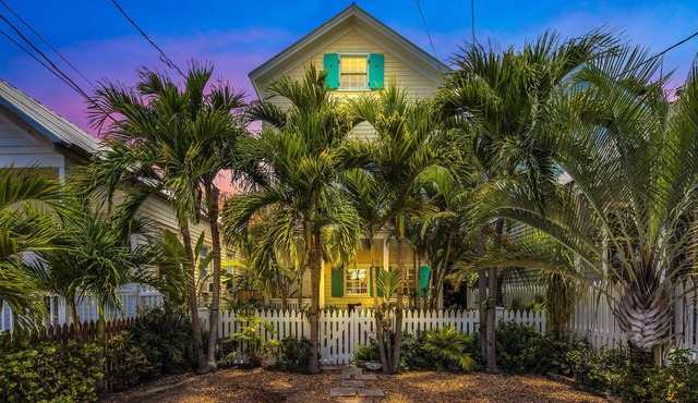 Historic Key West Gem: Private Tiki Bar, 4 En Suites, Walk to Duval & Beach