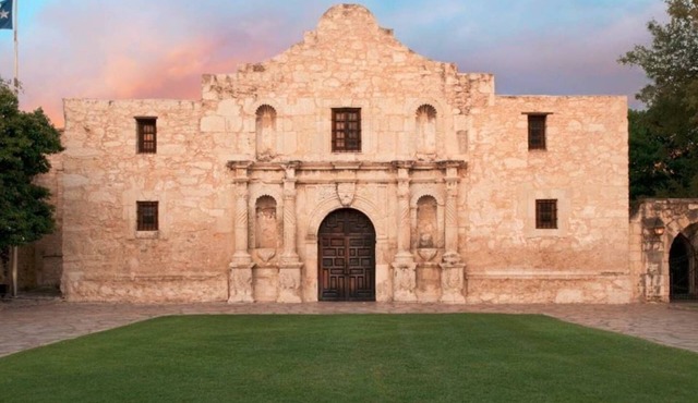 Historic King William Riverwalk – Rustic Exclusive