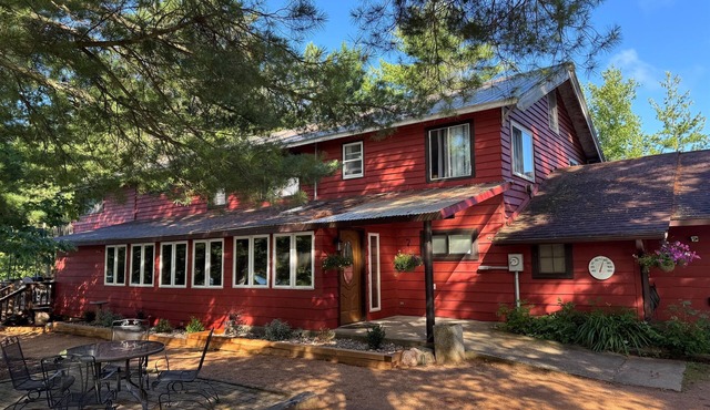 Historic Lake Lodge | Peninsula Views | Laundry Room | Gourmet Kitchen + Beach