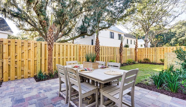 Historic Location: Townhome in Johns Island!