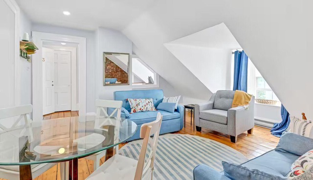 Historic Loft Best DT Location. Unit 3 5139