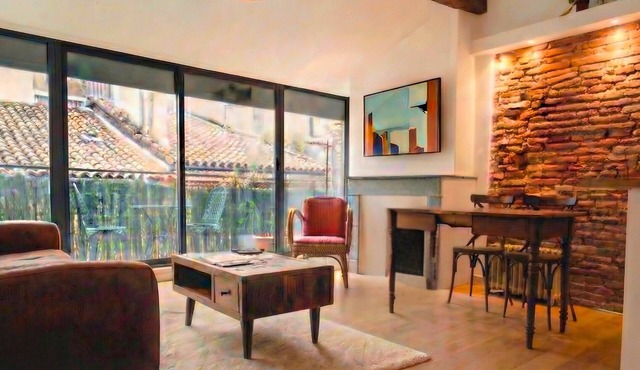 Historic loft, central, bright, two balconies