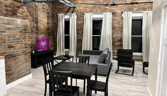 Historic Loft Near Hocking Hills + Tavern Access