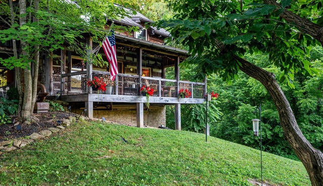 Historic Log Cabin Retreat | Hot Tub, Game Room & Near State Park