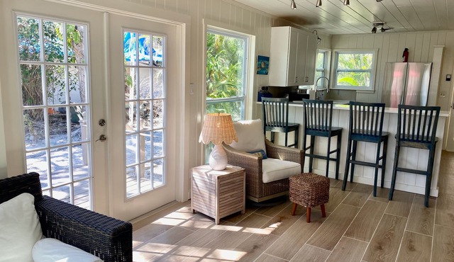 Historic Longbeach Village Cottage - Private Home