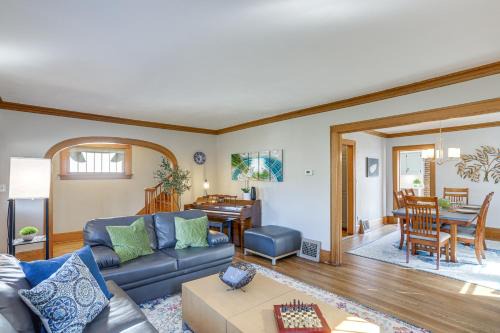 Historic Lorain Home Walk to Lake Erie!