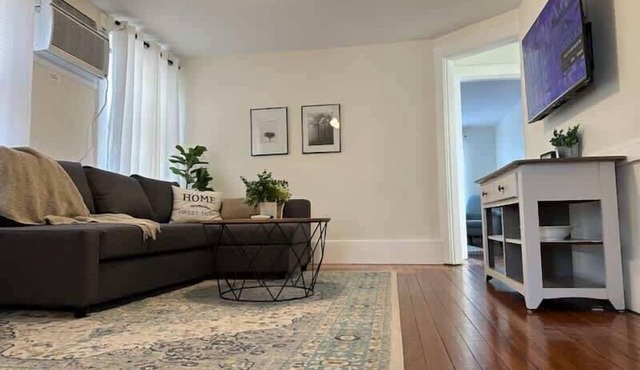 Historic Ludlow Apt B