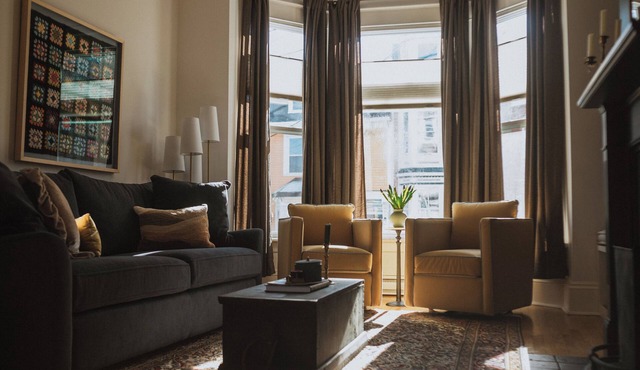 Historic Luxury Downtown Victorian home with Hot Tub, Ocean and Harbour Views