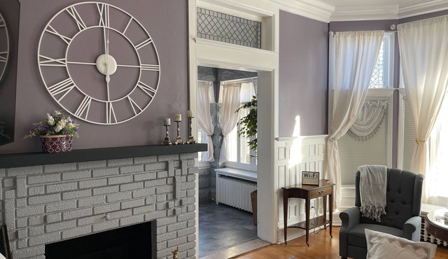 Historic luxury unit in Center Ave mansion