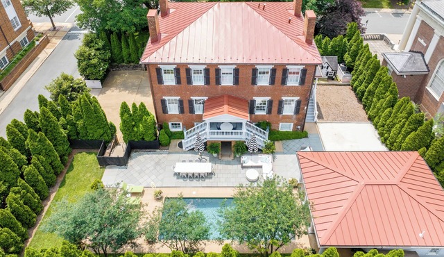 Historic Luxury Stay in Downtown Charlottesville
