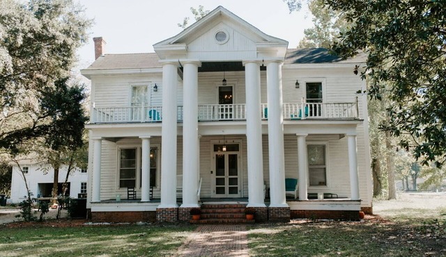 Historic Magnolia Suite 1