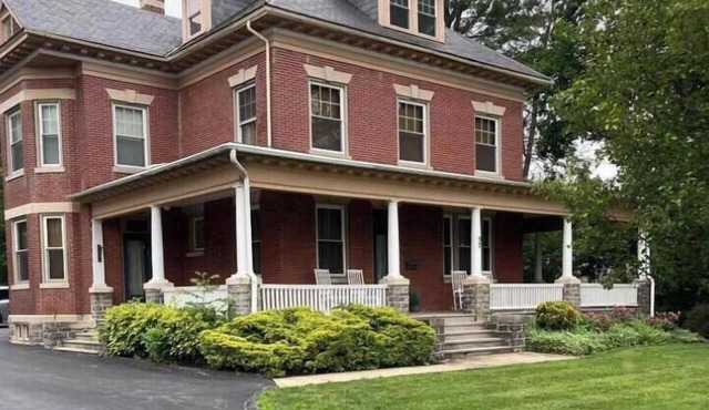 Historic Main Street Getaway