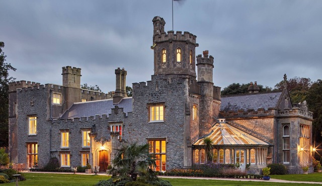 Historic Manor House with extensive grounds in quiet village, 5 mins to beach!