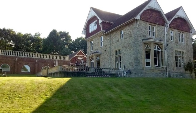 Historic Manor House - Sleeps 16 - Pool & Hot Tub