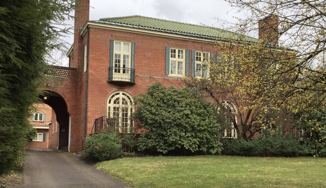 Historic Mansion Amazing Wonderland !