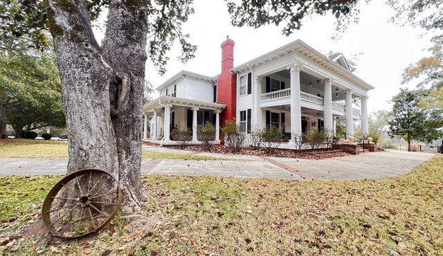 Historic Mansion and Cottage on 80 acres close to Warm Springs.