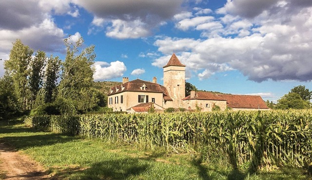 Historic Mansion by River Cénevières