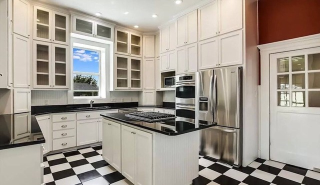Historic Mansion with Modern Amenities