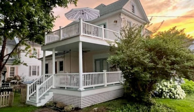 Historic Marina District-2 BR/1 Ba-River View-Ironman Route-AC-Laundry-Walkable