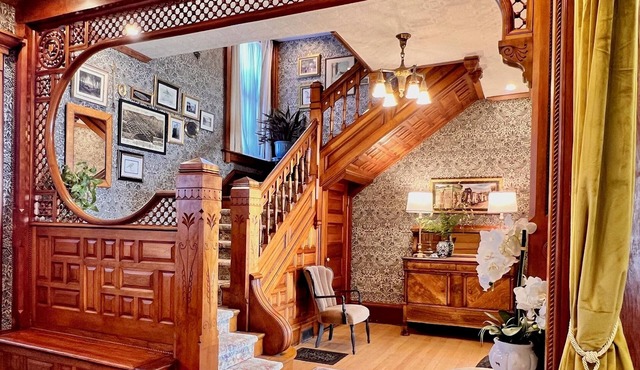 Historic Montana Manor