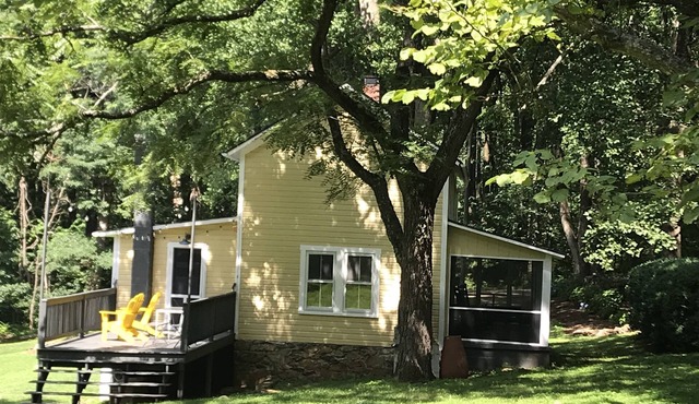Historic Mountain Cottage at Blue Ridge Overlook