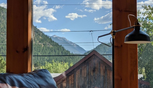 Historic Mountain House close to skiing & outdoor adventures