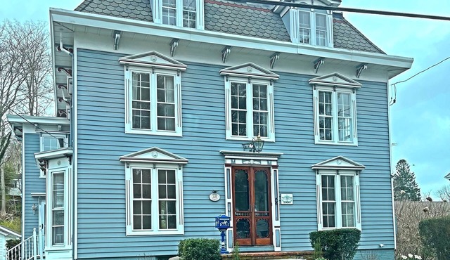 Historic Mystic Maritime House - 5 min Walk to Downtown Restaurants and Seaport