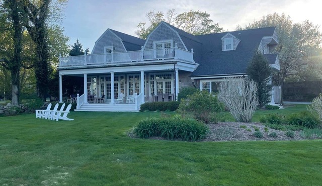 Historic Narragansett Stay with Ocean Access