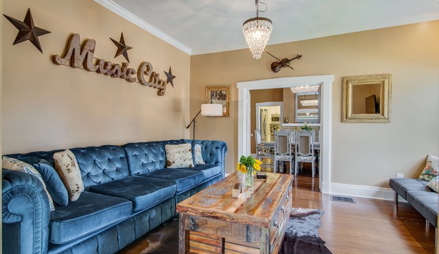 Historic Nashville White House,Close To Downtown&Greenway,Sleeps 12,Fenced Yard!
