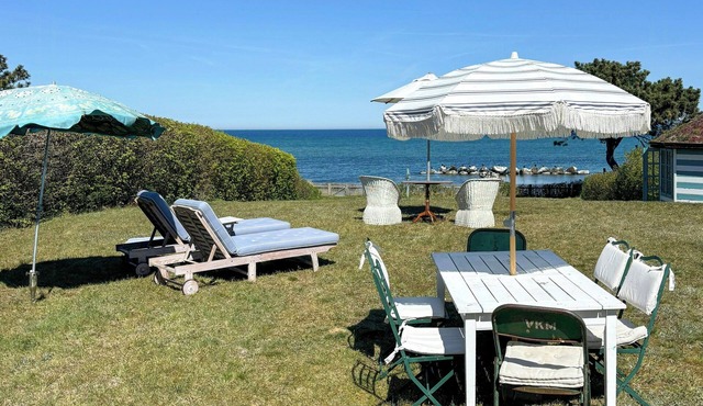 Historic New England house by Gilleleje harbour
