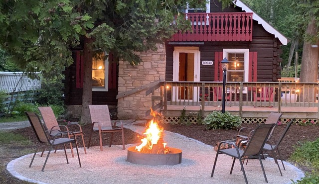 Historic Norwegian Built 1938 Log Cabin – Walk to Sister Bay